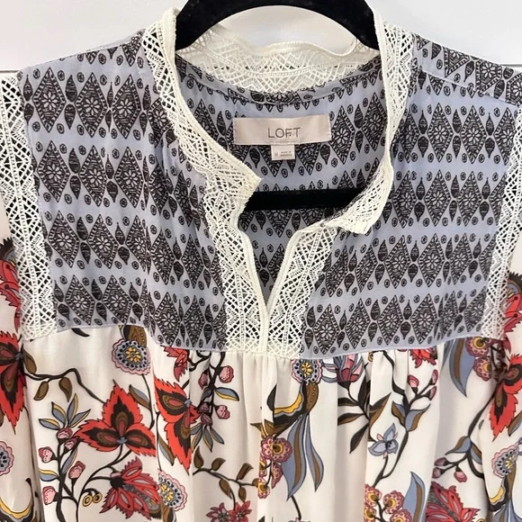 LOFT M white shabby chic V neck lace detail colorful floral lightweight blouse - Picture 4 of 13